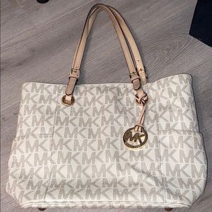 WHITE MICHAEL KORS TOTE BAG